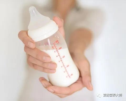 寶寶厭奶只肯吃輔食，喂養進入撞墻期了嗎?