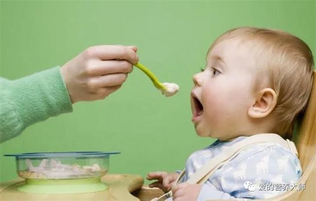 6個月后的寶寶只喝奶不吃輔食可以嗎?