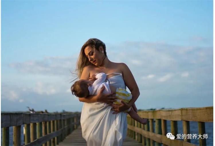 母乳媽咪出門懶人包，輕松KO令人尷尬的場面